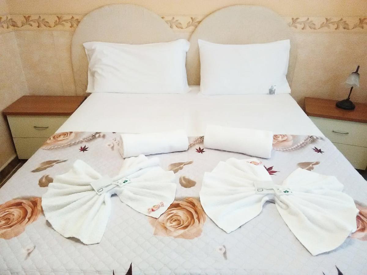 菲乌米奇诺 希拉里旅馆酒店 外观 照片
