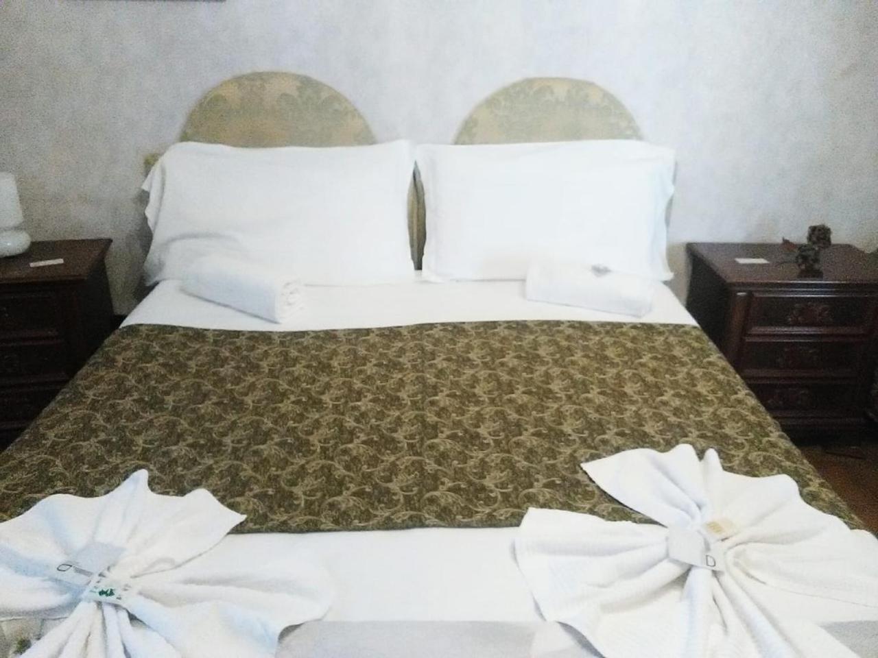 菲乌米奇诺 希拉里旅馆酒店 外观 照片